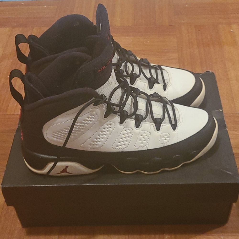 Jordan 9 - Picture 3 of 4